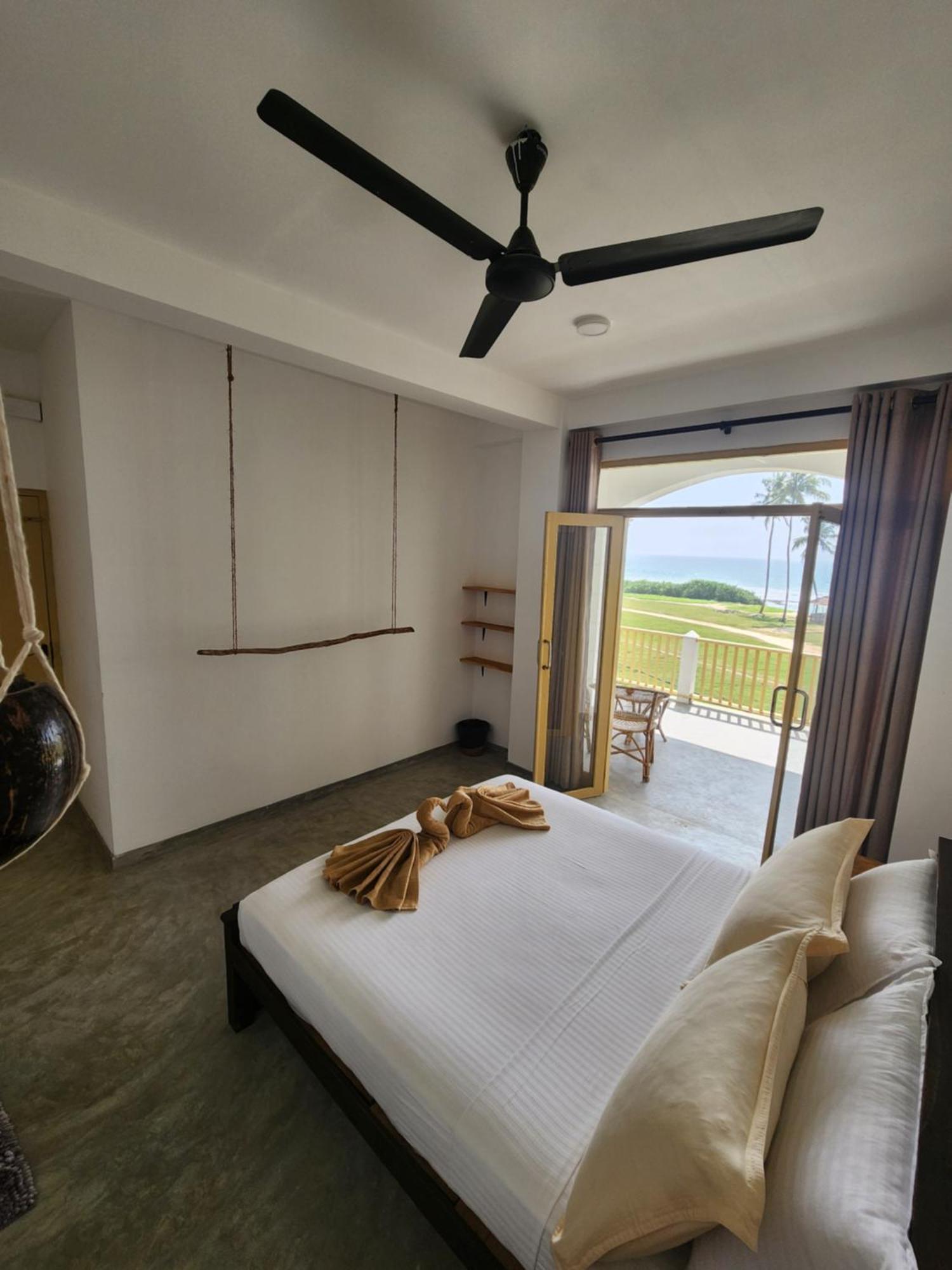 Funky Sol - Sunset Rooftop Bar, Hotel & Restaurant Weligama Exterior photo